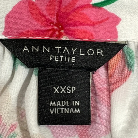 NWOT Ann Taylor Petite Floral Strawberry Mixed Media Ruffle Sleeve Tie Neck XXSP - Picture 14 of 16